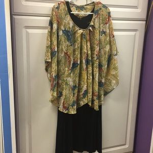 🎈SALE🎈👚#22.”FEATHERS” PRINT TOP👚